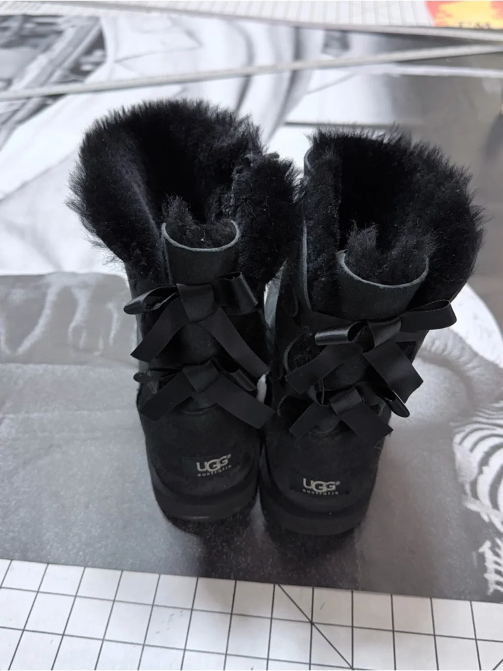 UGG Women's Sz 9 Bailey Bow II black boots